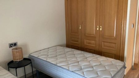 Piso de alquiler en Reyes Católicos, Centro - Sagrario - Photo 4