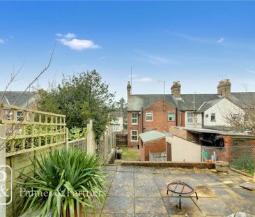 2 bedroom end of terrace house to rent - Photo 1