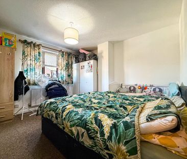 2 bedroom semi-detached house to rent - Photo 5