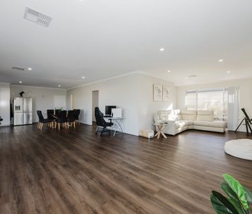 Modern Coastal Family Living - 6.6kW Solar - Premium Finishes - Eas... - Photo 3