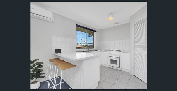 Bright & Spacious Single-Level Home in Prime Mill Park Location - Photo 1