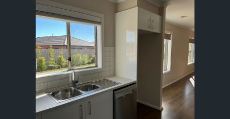 22 Rogers Way, Lancefield, Vic 3435 - Photo 2