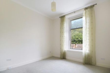 3 bedroom apartment to rent - Photo 4