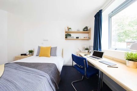 1 bedroom in a flat share to rent - Photo 5