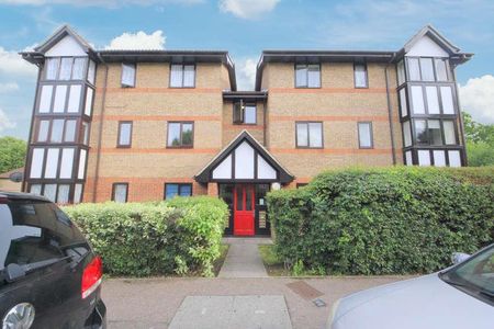 Dalrymple Close, Southgate, N14 - Photo 2