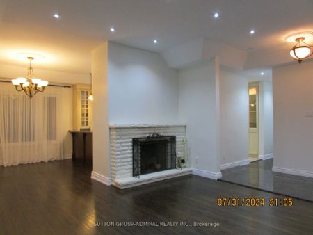 Detached Home For Lease | N9237422 - Photo 2