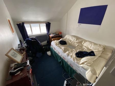 4 bedroom flat to rent - Photo 4