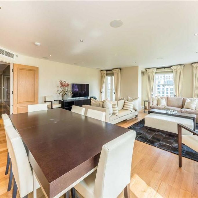 4 bedroom flat to rent - Photo 1