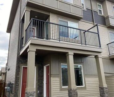 Pet Friendly 3 Bed 2½ bath, 2 storey townhouse + Single Garage, in ... - Photo 1