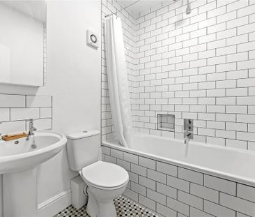 3 bedroom maisonette to rent - Photo 2