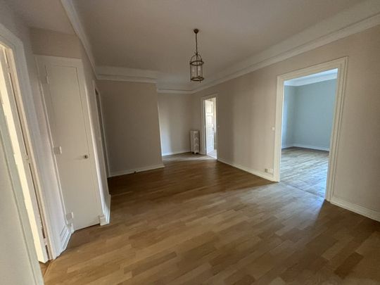 Location Appartement 4 pièces 117m² LYON 7ème - Photo 1