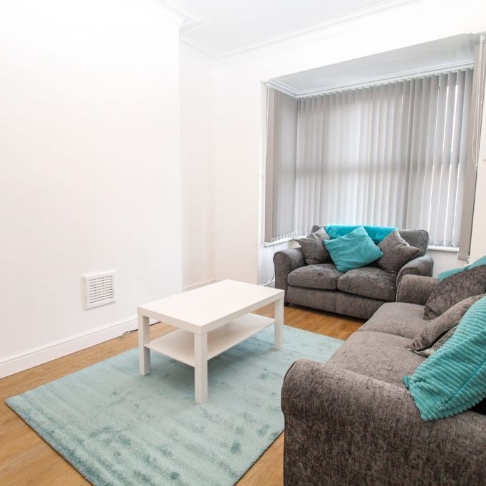 Wetherby Grove, Burley, Leeds - Photo 1