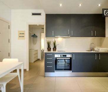 barcelona, Catalonia 08012 - Photo 4