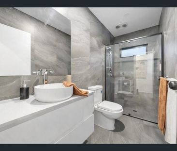 Modern & Convenient Living in the Heart of Glenroy - Photo 2