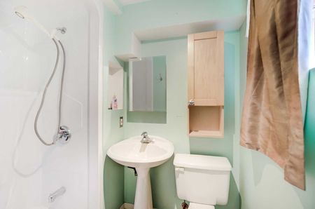 For Lease - 901 Brimorton Drive Unit# Bsmt, Toronto, Ontario - Photo 4