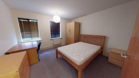 2 bedroom flat to rent - Photo 2