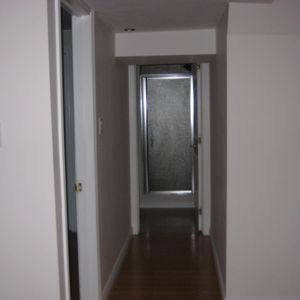 16 Columbia St. West - Photo 3