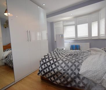 4 bedroom terraced house to rent - Photo 3