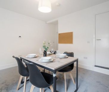 2 bedroom terraced house to rent - Photo 4