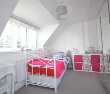 2 bedroom semi-detached house to rent - Photo 5