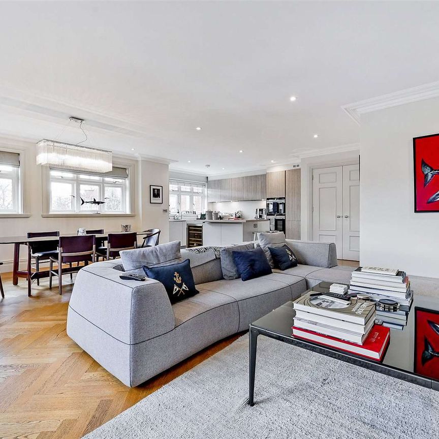 A very spacious and high specification apartment with private balcony and car parking situated on a private Winkfield estate. - Photo 1