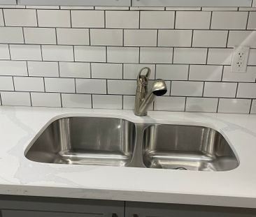 For Lease - 34 EBURY (Lower) Drive, Brampton, Ontario - Photo 2