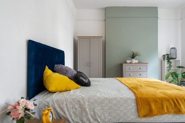 🏡🌺 Minutes away from Turnpike Lane Tube Station Room 5 - Photo 1