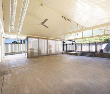 Charming 4 Bedroom Home in an Unbeatable Location - Photo 6