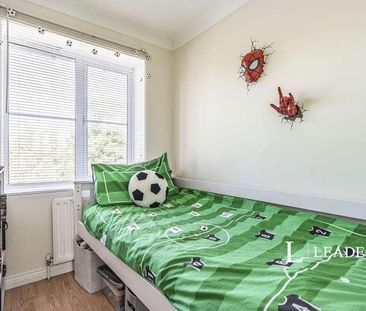Brookenbee Close, Rustington, BN16 - Photo 2