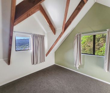 3 bedroom home ready for tenants to move in and enjoy. - Photo 2