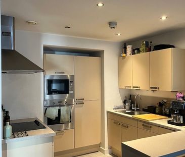 Room in a Shared Flat, Fernie Street, M4 - Photo 2