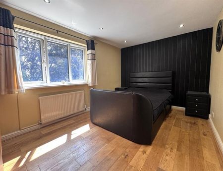3 Bedroom Terraced To Let - Photo 5
