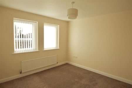 3 bedroom apartment to rent - Photo 4