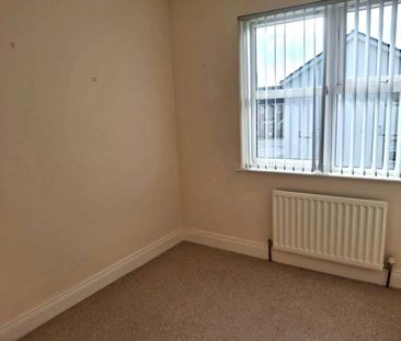 Semi detached 3 bedroom house - Photo 4