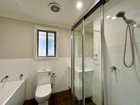 Modern 4-Bed Family Home in a Peaceful Glenwood Pocket - Photo 4