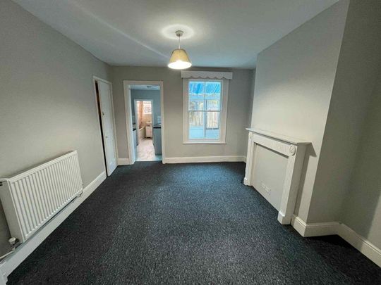 3 bedroom end of terrace house to rent - Photo 1