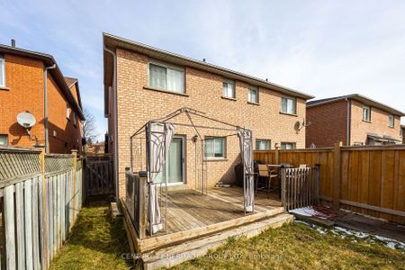 Semi-Detached Home For Lease | N8136326 - Photo 4