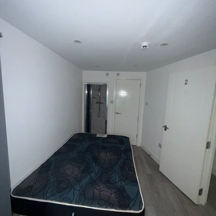 Studio Flat, High Street, CR7 - Photo 1