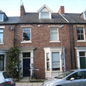 9 bedroom private hall to rent - Photo 2