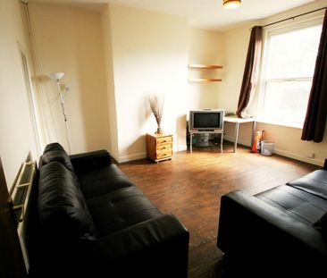 6 bedroom terraced house to rent - Photo 1
