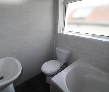 F2 38 Grays Hill, Bangor, BT20 3BB - Photo 1