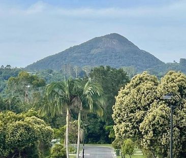 Spacious 5-Bedroom Home with Mountain Views in Eumundi - Photo 4