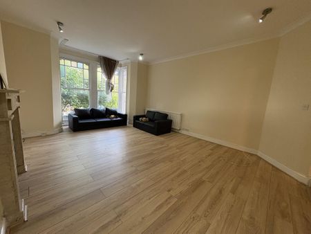 3 bedroom apartment to rent - Photo 2