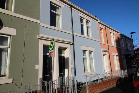 2 bedroom flat to rent - Photo 3