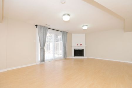 For Lease - 57 Gypsy Roseway N/A, Toronto, Ontario - Photo 4