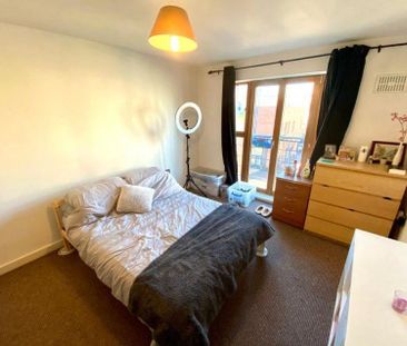 2 bedroom flat to rent - Photo 4
