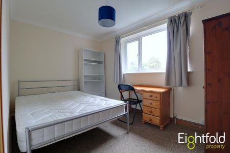 4 bedroom terraced house to rent - Photo 4