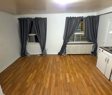 For Lease - 1020 Coxwell Avenue Unit# Upper, Toronto, Ontario - Photo 2