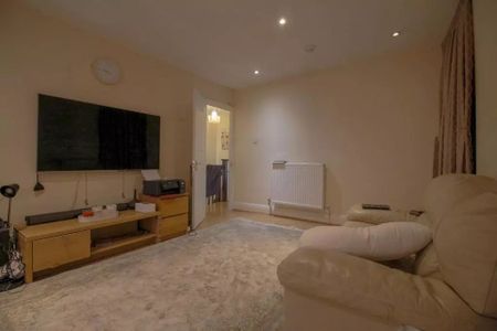 1 Bed Flat, Birchen Grove, NW9 - Photo 2