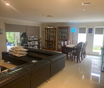 Cranbourne East - Photo 2